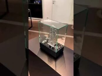 интерьерные часы MB&F Нефте-газовая вышка