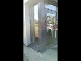 Остекление ресторана быстрого питания на Заневском проспекте внешний