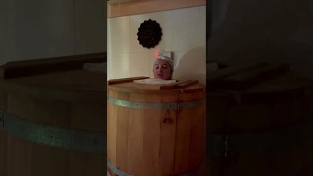 Отзывы THAIBEAUTYSPA девушка в кедровой бочке рассказывает об ощущениях