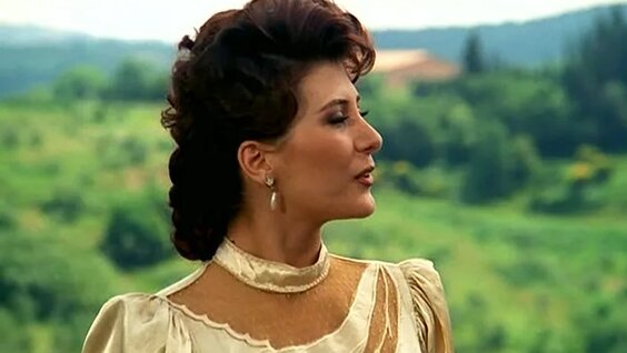 Chiroyli yakut kokraklari