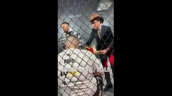 Восстановление бойца между раундами — Видео от Fight LIVE | MMA