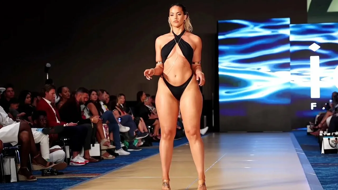 Marissa Dubois in Slow Motion FLL Fashion WEEK 2023