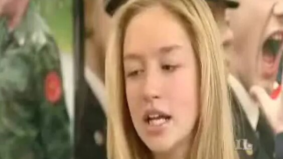 Жұмыстағы жалаңаш хатшылардың суреттері