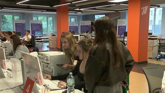 Ректоры ведущих вузов России подвели итоги приемной кампании этого лета — Видео от Нов...