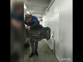 УСТАНОВКА ОМЫВАТЕЛЯ КАМЕРЫ ЗАДНЕГО ВИДА НА MMC PAJERO ПАЖДЕРО.