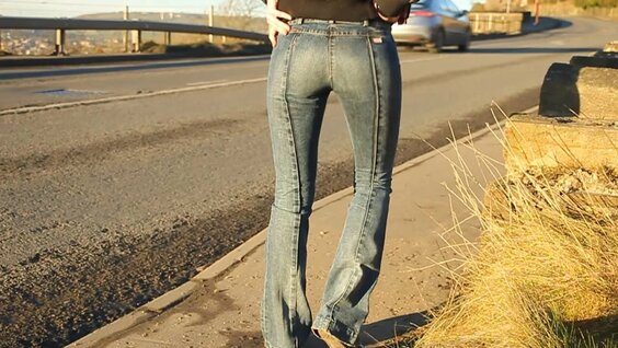 Tight Skinny Jeans Health Risk: Fashion Trend Might Cause Nerve Damage 