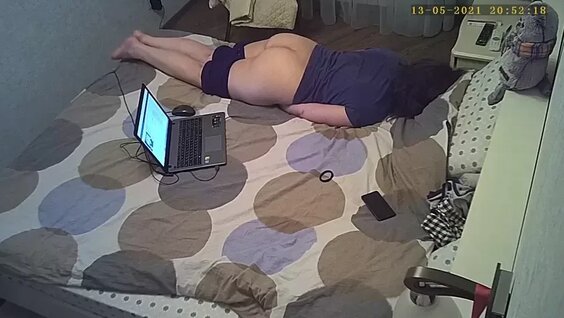 Женщина развлекается на скрытую камеру 6 [Скрытая камера]