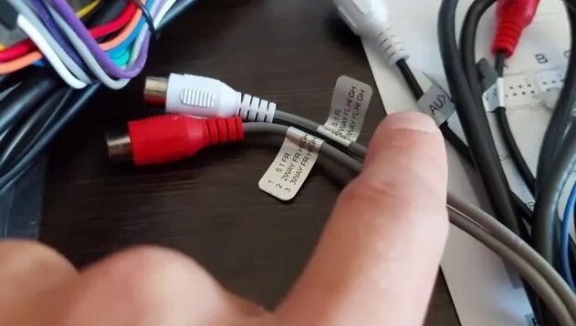 Как подключить rca кабель к усилителю на примере магнитолы Incar TMX ...