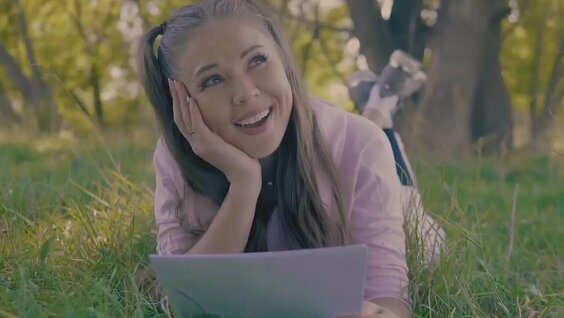 Биік өкшелі туфлидегі порно