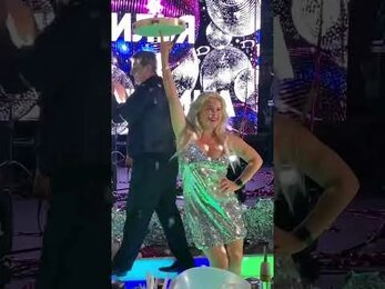Парное бармен-шоу на диско-свадьбе от Event Hooligans
