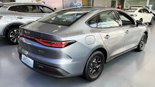 2025 BYD Seal 05 DM-i Sedan PHEV Interior and Exterior in details 4K