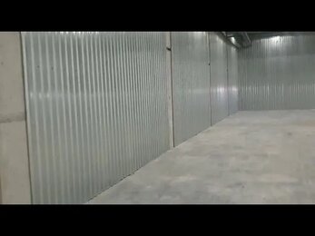 Перегородка из профлиста в логистическом центре. Высота перегородки 14,5 метров!