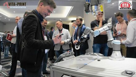 Робоячейка с двумя роботами от ООО НПП "ВИТА-ПРИНТ"