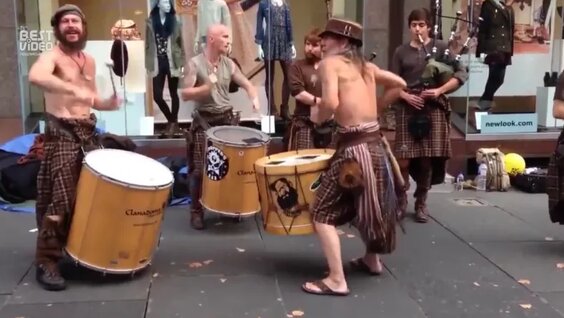 Крутые уличные музыканты — Видео от Best Video