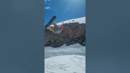 Tanya Golovanova #mountains #snowboard #snow #caucasus #travel #freestylesnowboarding #frontflip