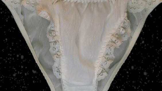 Eri qaramayotgan xotinni sikish videosi