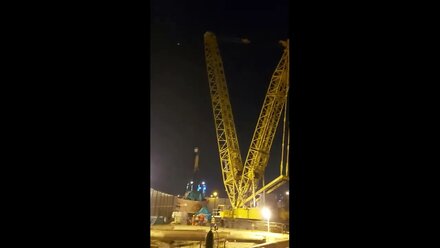 ☝️Подъём крупногабарита гусеничным краном ⚙️