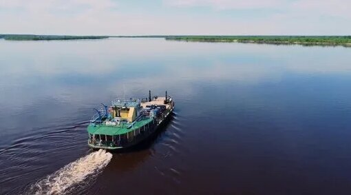 Паромная переправа в Красноборске Архангельской области (вид сверху) — Видео от Мехвод