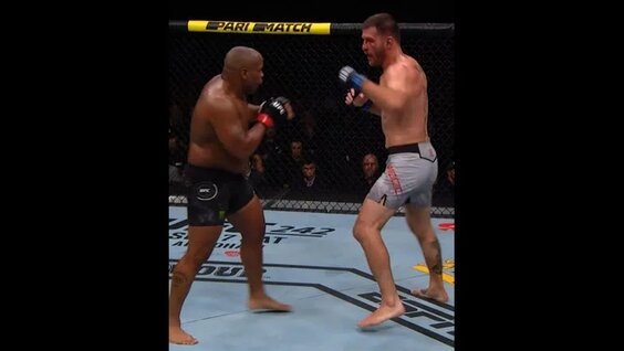 История чемпионского титула в тяжелом весе — Видео от UFC