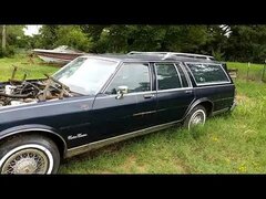 82 Oldsmobile Custom Cruiser in the Junkyard