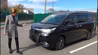 Обзор Toyota Esquire 2015 Hybrid на максималках.