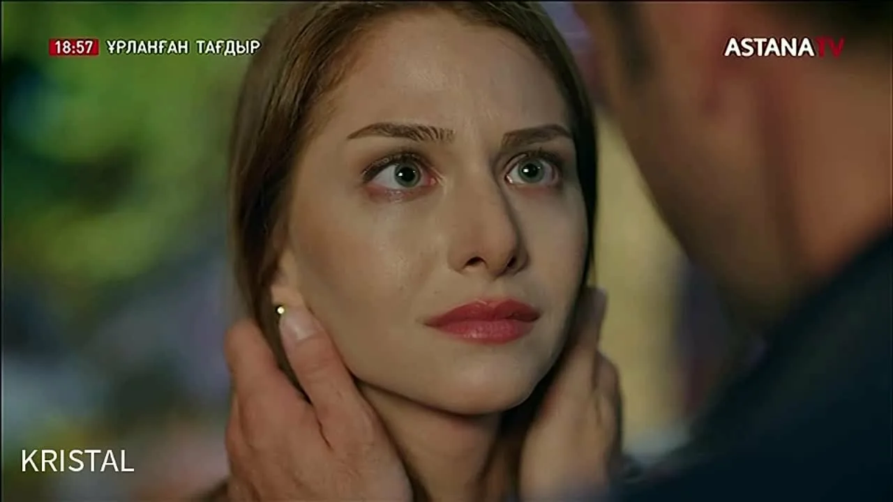 Фотодағы әйел