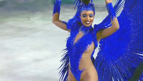 Porno uxlab yotgan qiz video