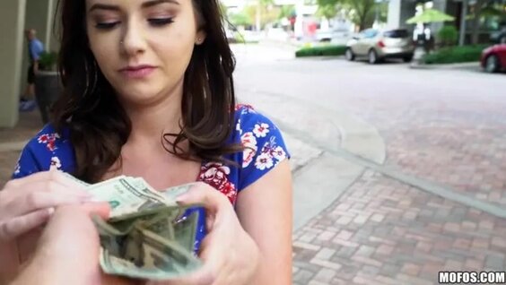 Камин жанындағы Мэдисон шырмауықтарының сексі