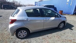 Краткий видеообзор toyota vitz 2014 года, ДВС 1000 сс, привод 2 вд