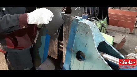Гибка витков шнека на станке собственного производства/We bend auger segments on our own machine