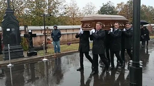 Похороны вячеслава добрынина видео фото Церемония прощания и похороны Вячеслава Добрынина на Троекуровском кладбище см