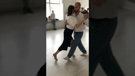 Танго на простых шагах. Танцуем в близком объятии. Очо-кортадо, камината, сэндвич