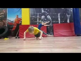 Как он отжимается на двух пальцах! Ушу. Спортивный клуб Лейтай