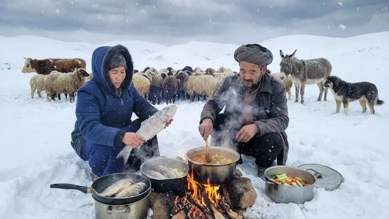 Жизнь в заснеженной горной деревне: Как мы выживаем вдали от цивилизации | Реальная исто...