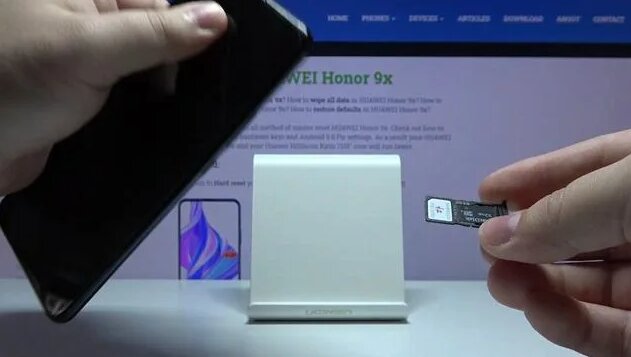 How to Insert SD and SIM Cards to Honor 9X - Extend Devices Memory ...