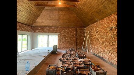 Загородный дом с бассейном из старинного кирпича Kirpichi_MSK