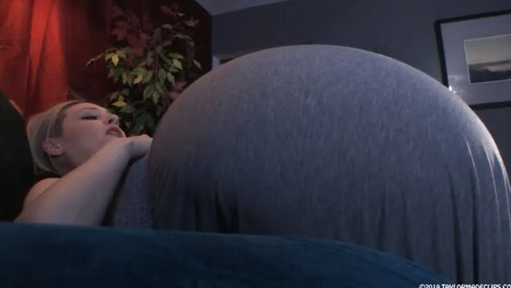 Pregnant belly expansion porn