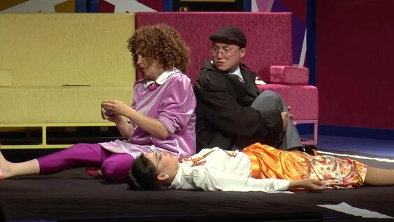 Анасының қызы мен күйеу баласымен түскен порно видеосы