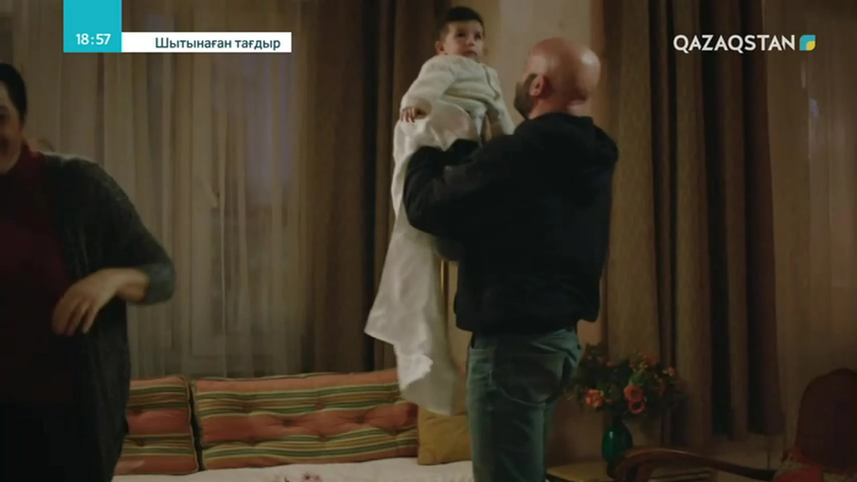 Стадиондағы трибуналардың артында қоғамдық секс