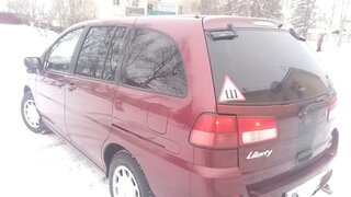 Nissan liberty 1999г.  Два бензин 140 л.