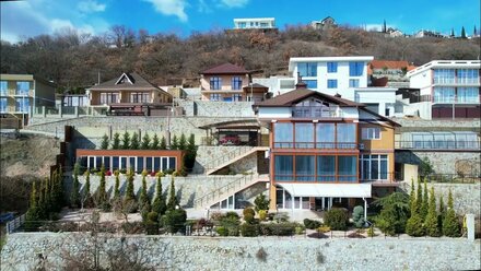 Жилой дом в Алуште с видом на море, горы и город 🌆