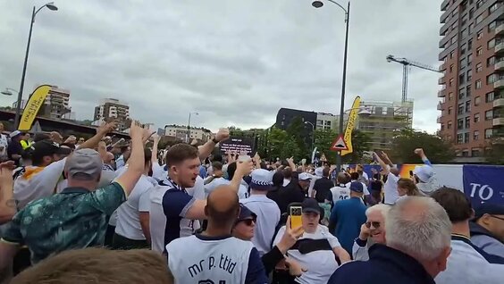 The Tottenham Hotspur fan zone.mp4 — Видео от Tottenham Hotspur | Тоттенхэм