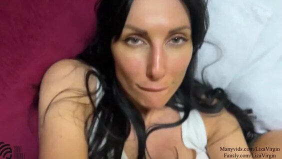 Микробикинимен рингте төбелескен қыздардың видеосы