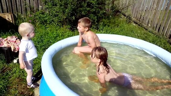 Бассейндегі душтағы жасырын камера