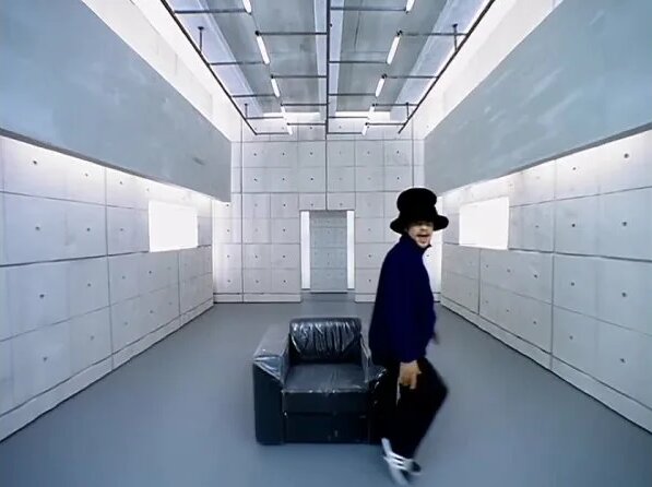Jamiroquai_-_Virtual_Insanity_(Official_Video)_6.mp4 — Видео от История ...