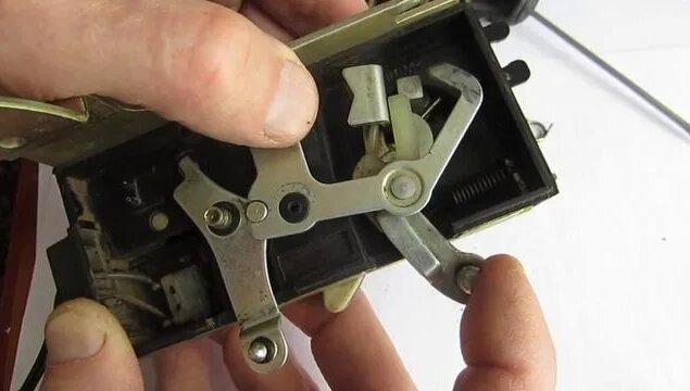 замок задней двери Нива Шевроле - Смотреть онлайн в поиске Яндекса по Видео