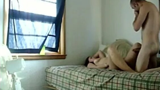 Tazecik kızı götünden bağırta bağırta sikiyor yeni twitter  