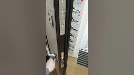 Двери входные в Красноярске Ергак 202 магазин ВАШИ ДВЕРИ ул Транзитная 22 Тел 8913-512-9000