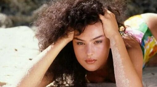 Моника беллуччи (monica bellucci nude scenes in "la riffa" 1991)