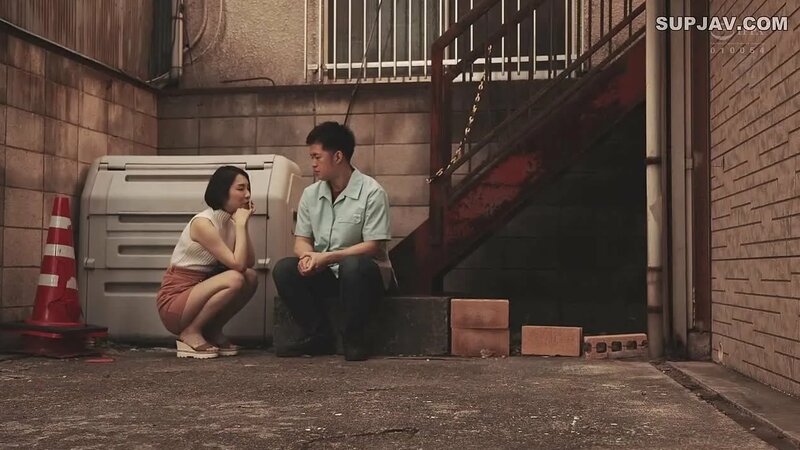 JUL-674 AM 0200 Midnight Convenience Store. A Married Woman Who Gets ...
